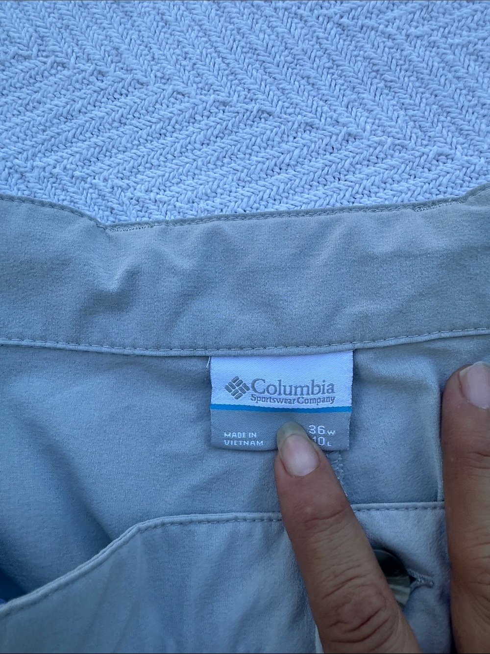 Columbia Light Gray Men's Outdoor Shorts